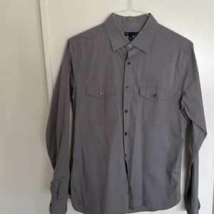 Gap slim fit button up shirt Size M